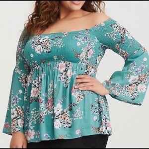 Torrid off shoulder blouse sz 5